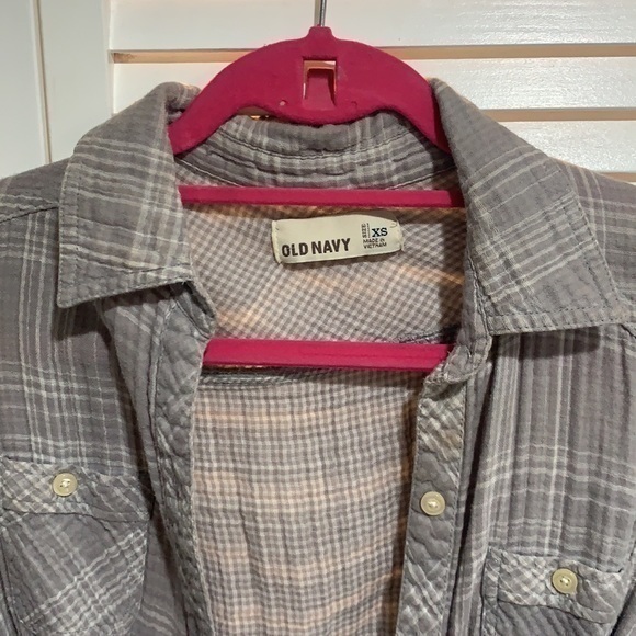Old Navy Gray & white plaid flannel with waist tie - Picture 6 of 9